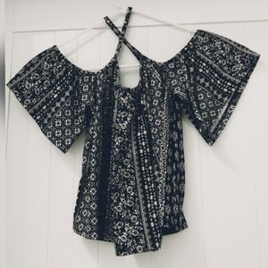 Boho flowy top w cutoff shoudlers